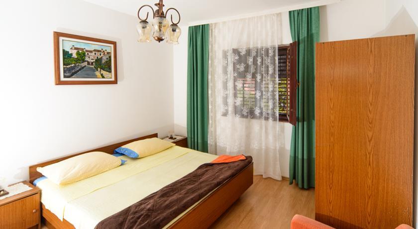 Apartmani Katica Kornić Rum bild