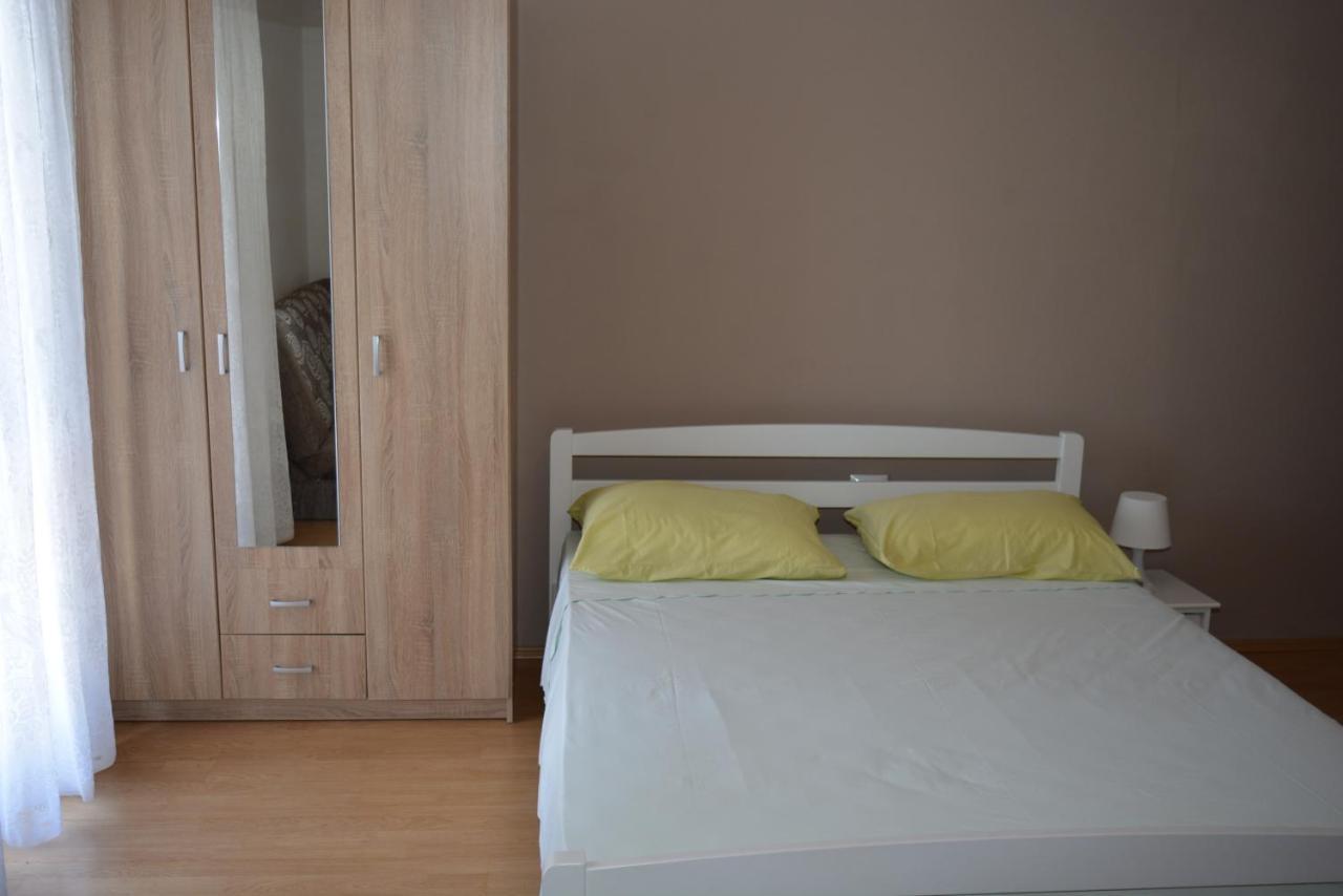 Apartmani Katica Kornić Exteriör bild