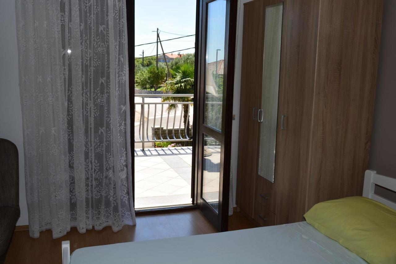 Apartmani Katica Kornić Exteriör bild